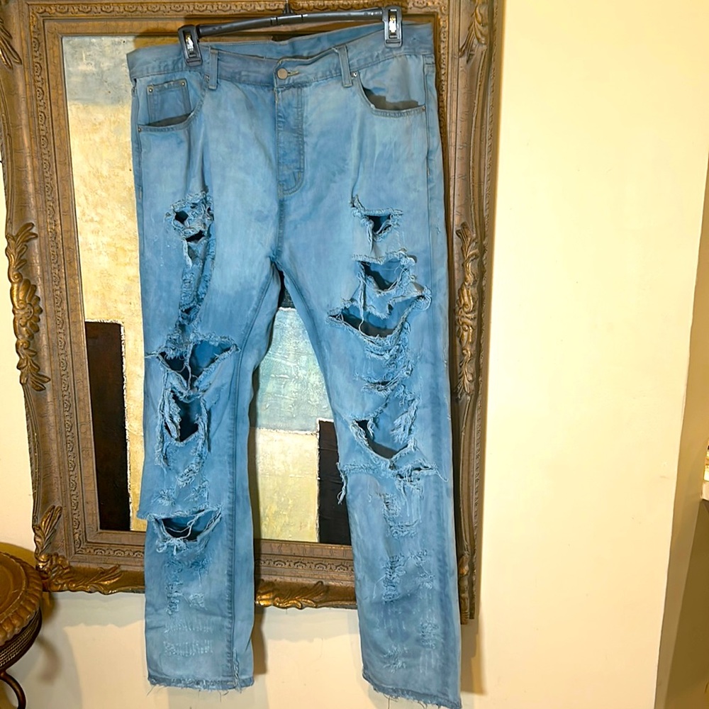 MNML distressed jeans